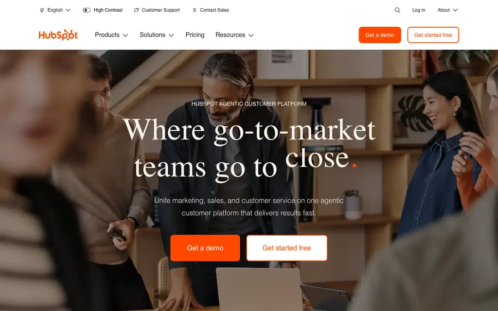 HubSpot CRM website homepage screenshot